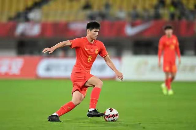 2-0击败库拉索后，邵佳一再传好消息：三位新星